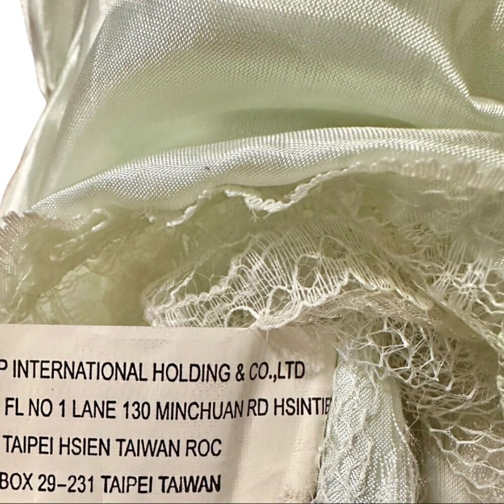 Heritage Signature Collection Porcelain Doll Green Dress - Picture 12 of 12